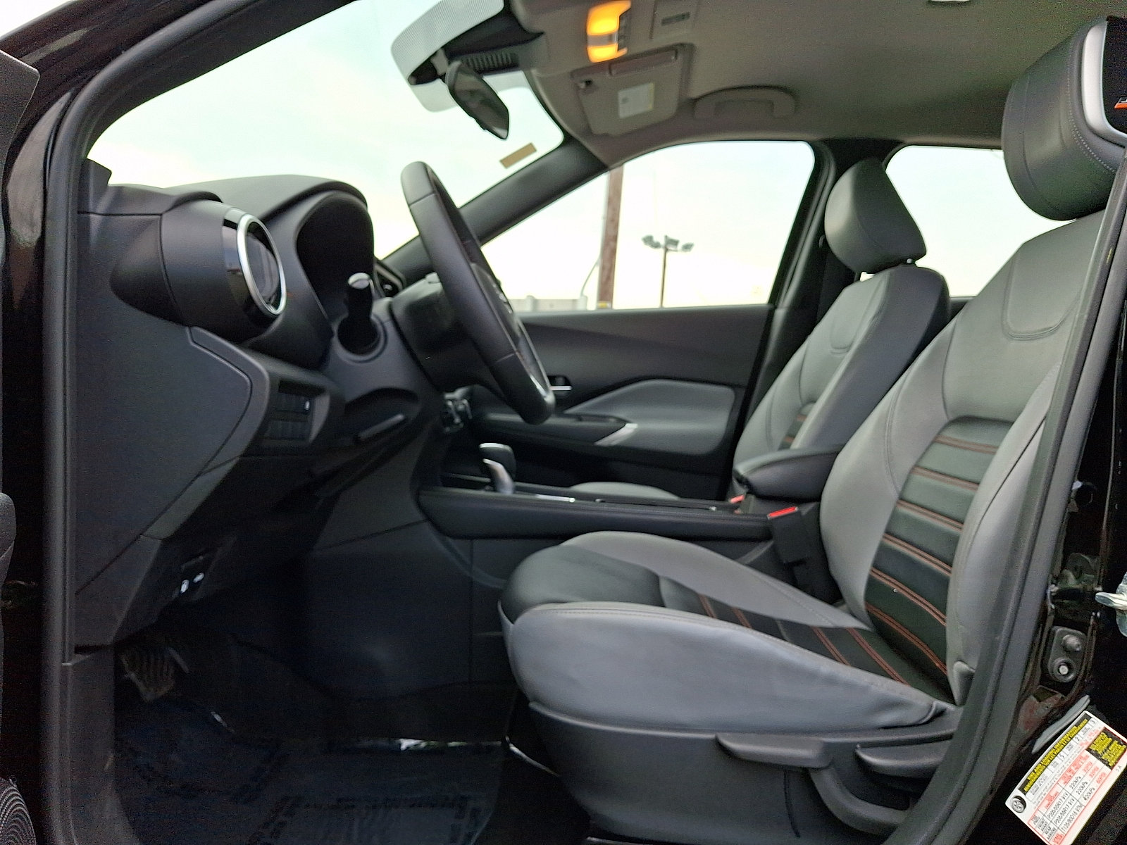 Certified 2023 Nissan Kicks SR w/ SR Premium Package FWD image 14