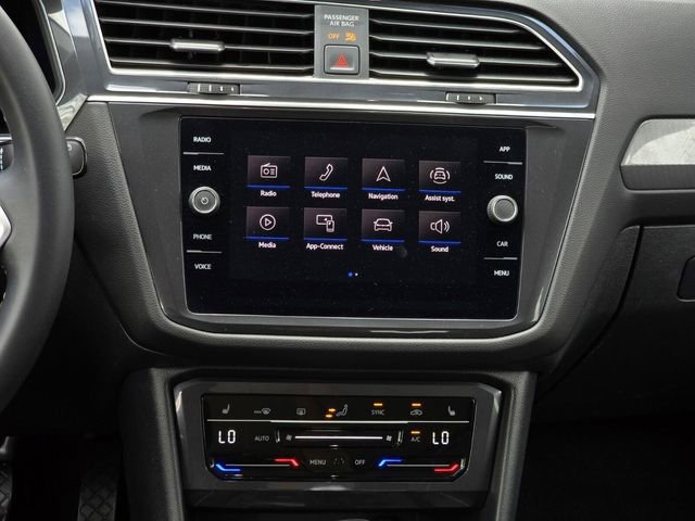 Used 2023 Volkswagen Tiguan SE image 24