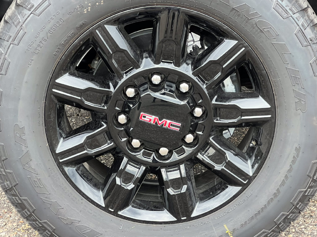 New 2026 GMC Sierra 2500 AT4 w/ AT4 Premium Plus Package AWD/4WD image 8