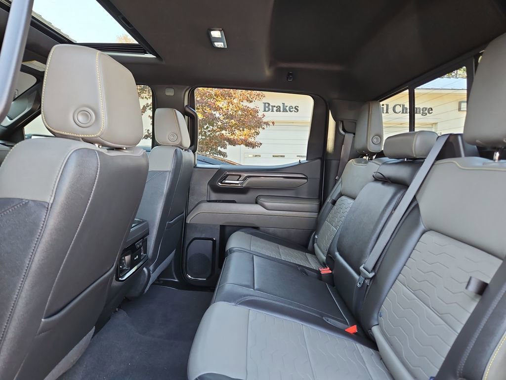 Used 2022 Chevrolet Silverado 1500 ZR2 w/ Technology Package image 31