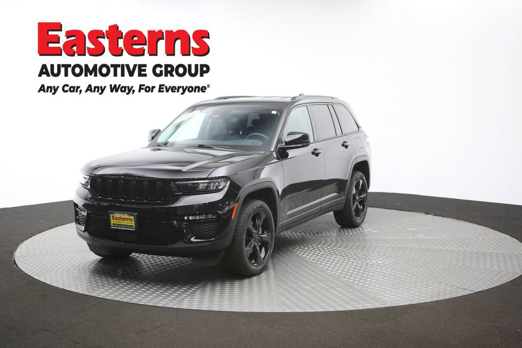 Used 2023 Jeep Grand Cherokee Limited w/ Black Appearance Package AWD/4WD image 56