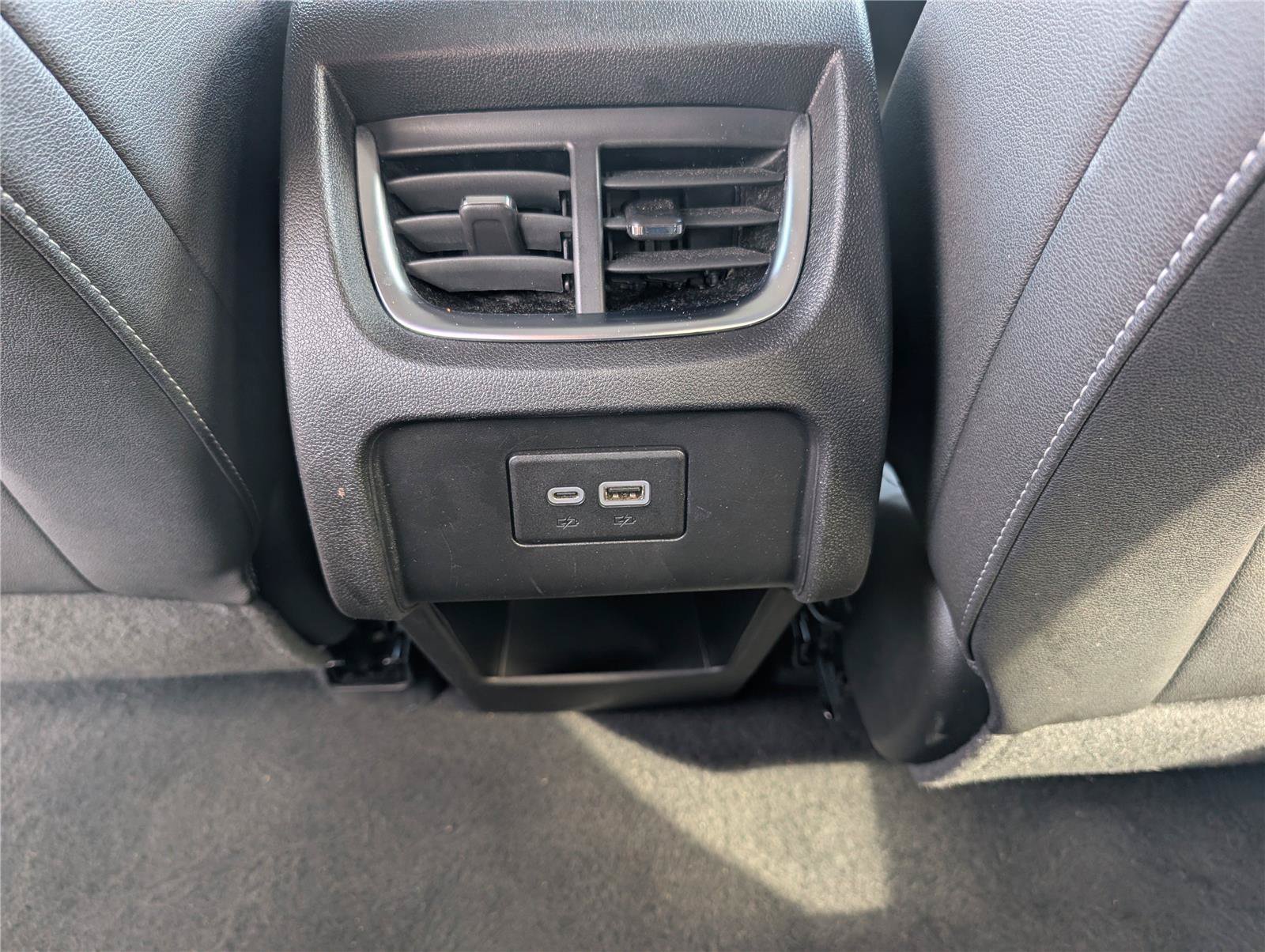 Used 2024 Chevrolet Blazer LT FWD image 29