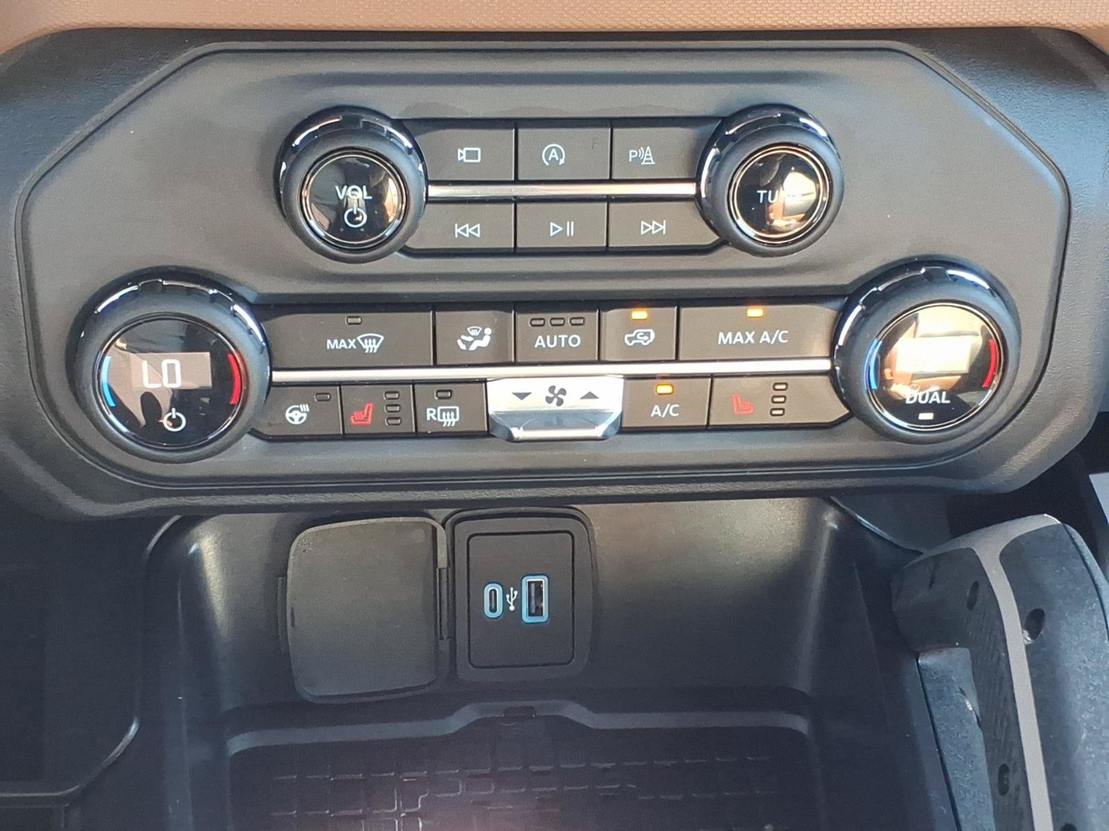 Certified 2024 Ford Bronco Outer Banks AWD/4WD image 19