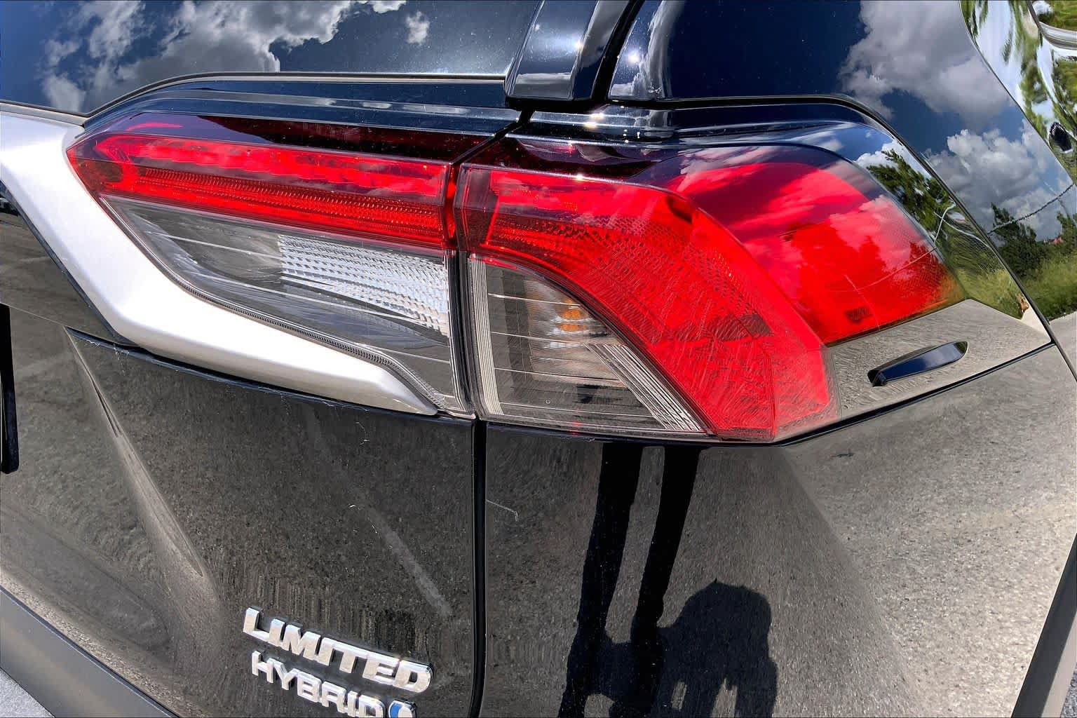 Used 2024 Toyota RAV4 Limited w/ Advanced Technology Package AWD/4WD image 30