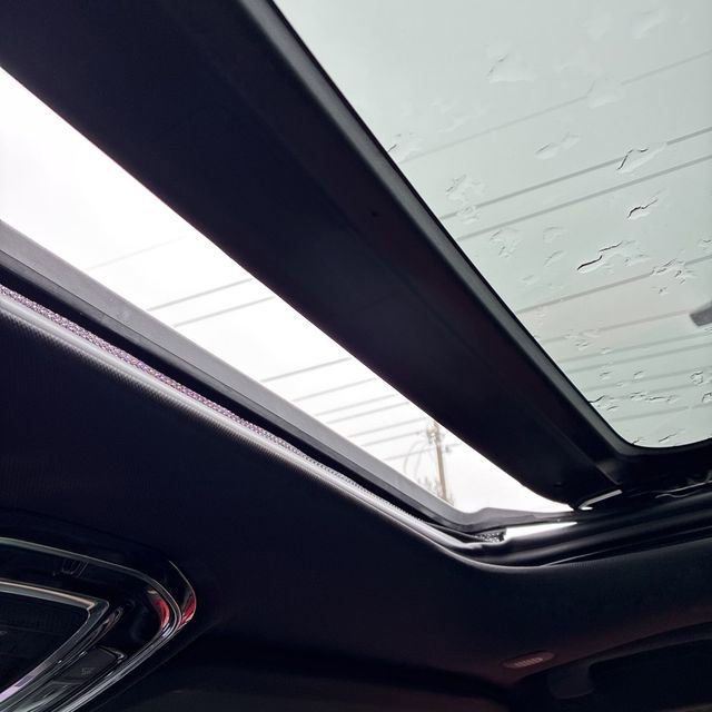 Used 2024 Jeep Grand Cherokee Summit image 5