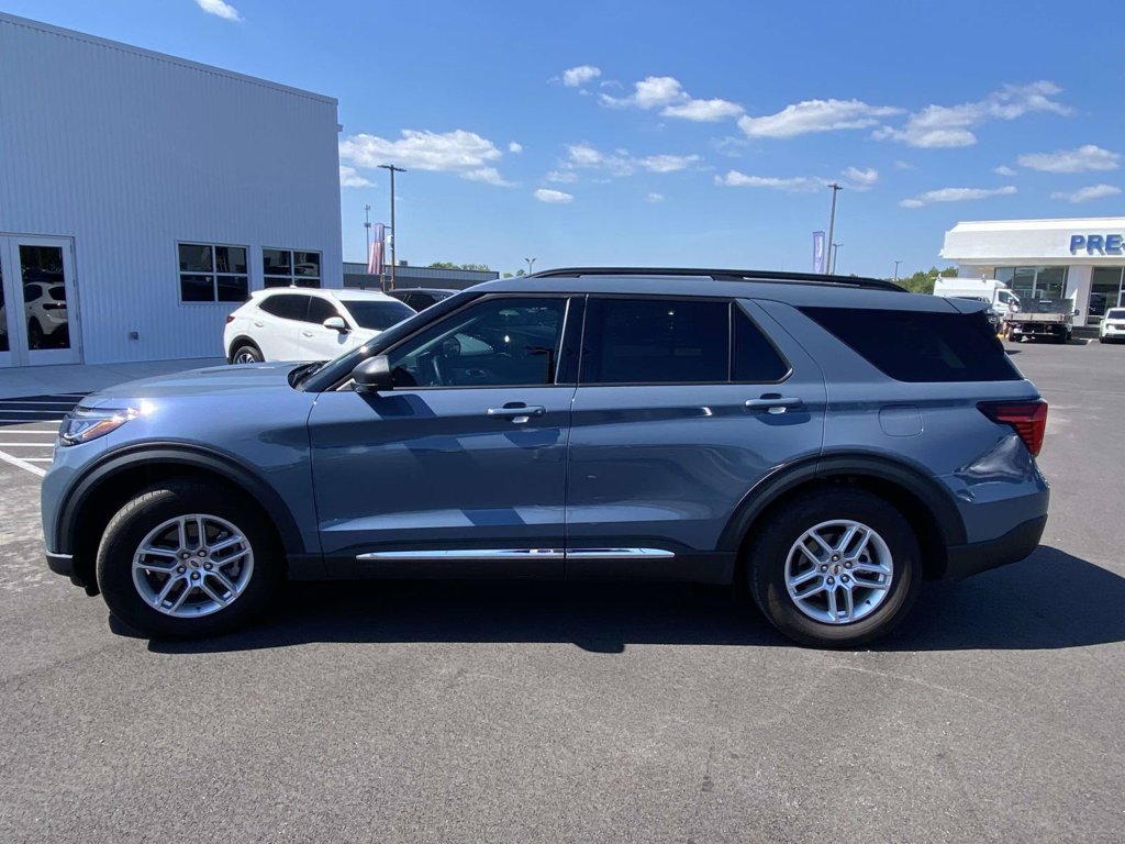 Used 2025 Ford Explorer Active RWD image 6