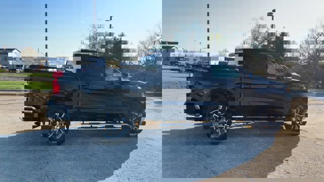 Used 2023 Chevrolet Silverado 1500 LT image 9