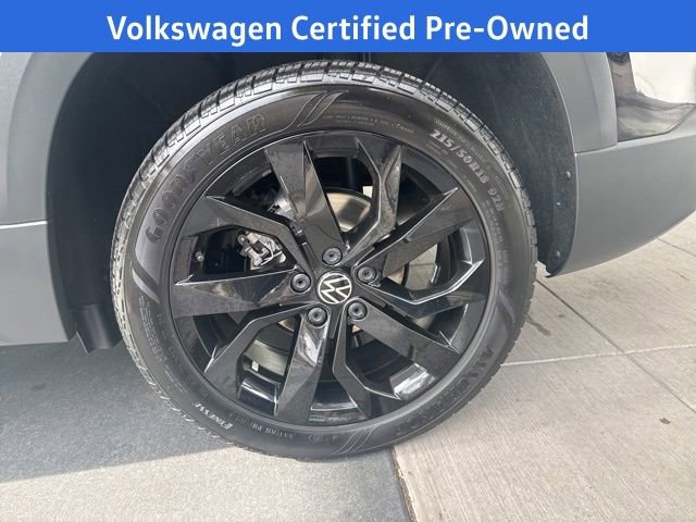 Certified 2023 Volkswagen Taos SE w/ Panoramic Sunroof Package image 16