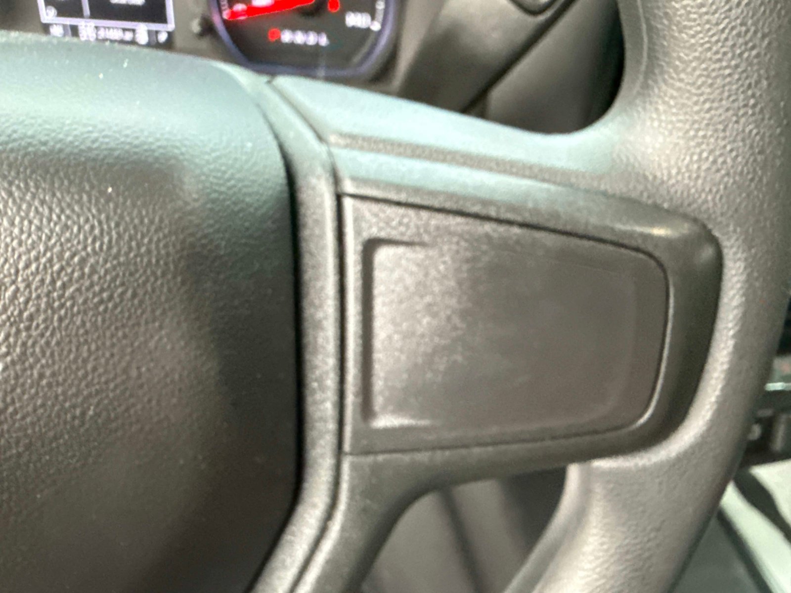 Used 2025 Chevrolet Silverado 1500 Custom Trail Boss w/ LPO, Dark Essentials Package AWD/4WD image 28
