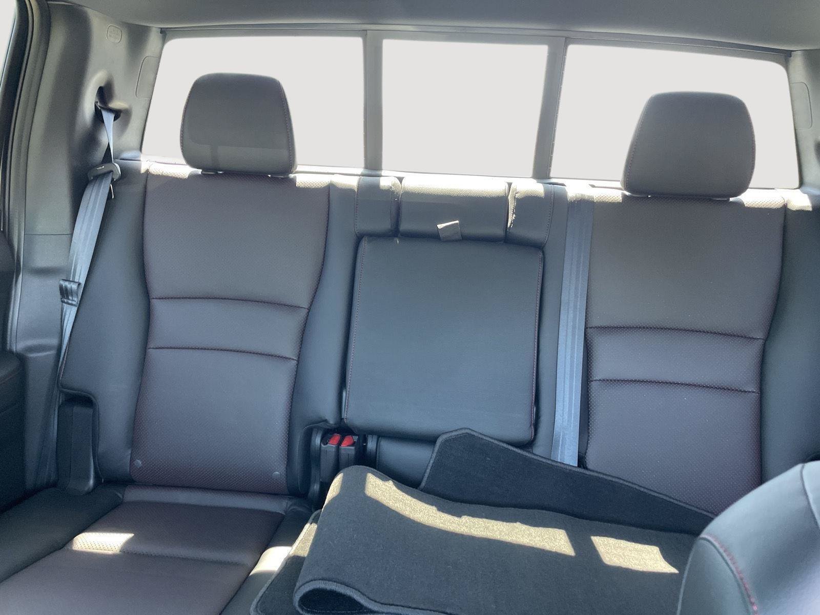Used 2025 Honda Ridgeline Black Edition image 5