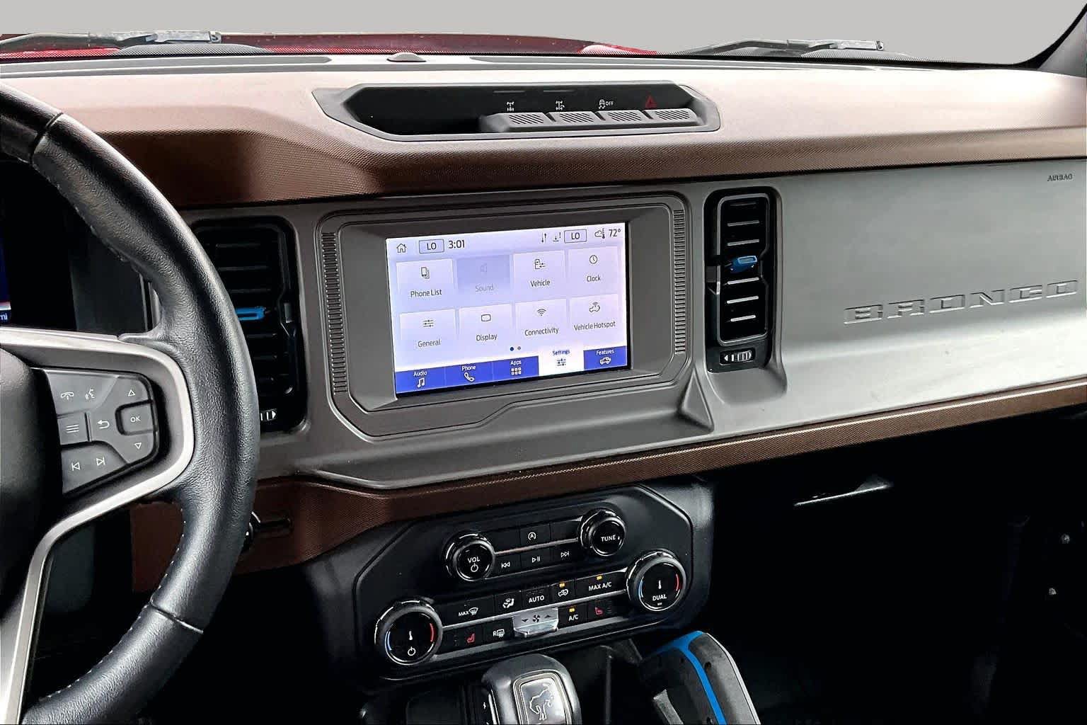 Used 2022 Ford Bronco Outer Banks AWD/4WD image 9
