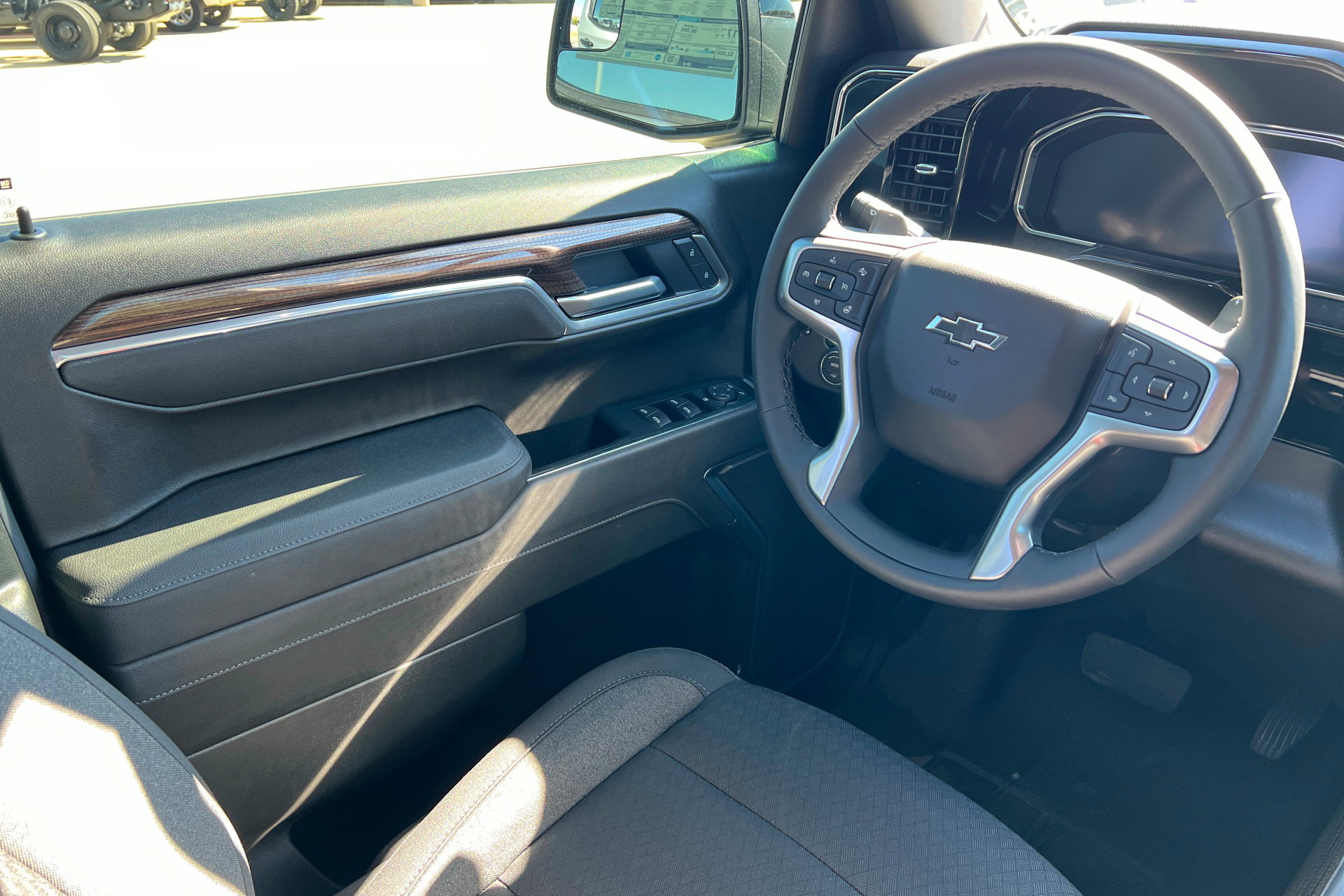 New 2026 Chevrolet Silverado 1500 RST w/ Redline Edition AWD/4WD image 12