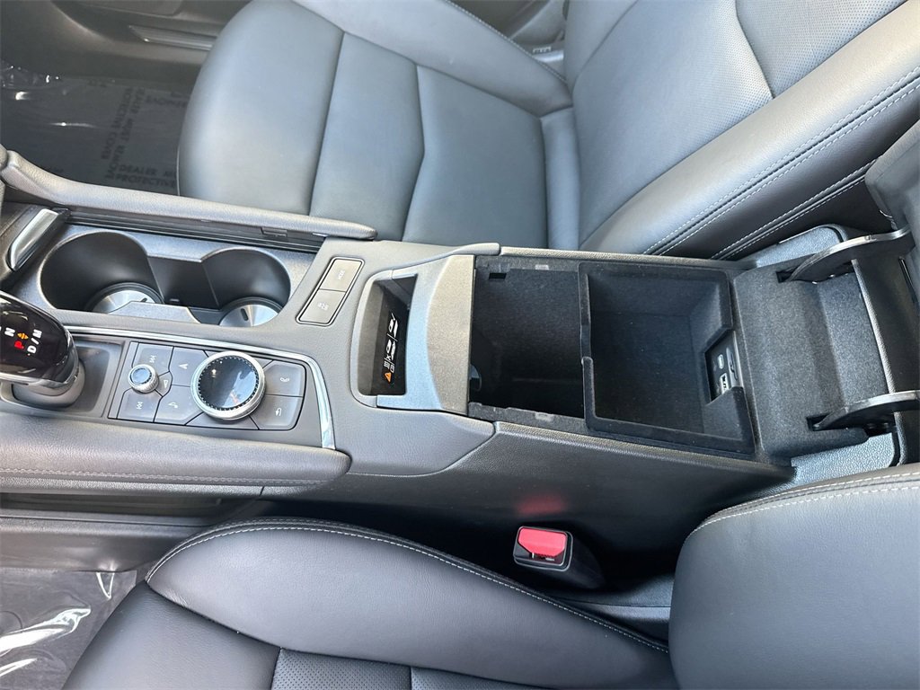 Used 2025 Cadillac XT5 Sportv w/ LPO, Floor Liner Package image 24