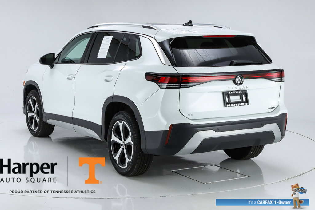 New 2025 Volkswagen Tiguan SE w/ Panoramic Sunroof Package AWD/4WD image 46