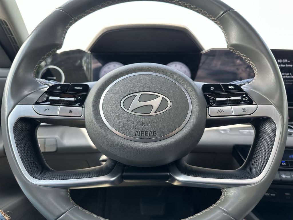 Used 2025 Hyundai Elantra SEL FWD image 22