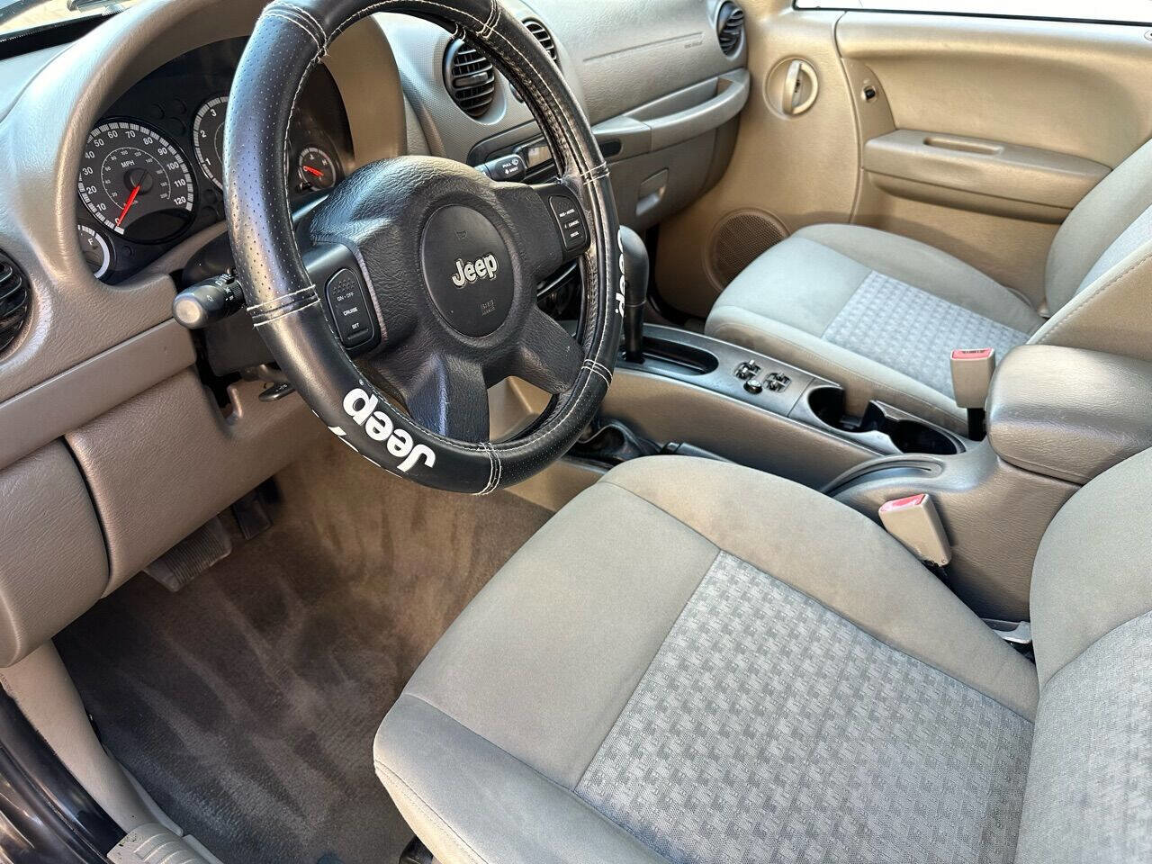 Used 2006 Jeep Liberty Sport w/ Skid Plate Group image 6