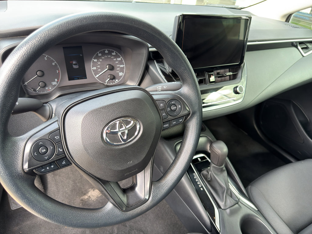 Used 2023 Toyota Corolla LE image 18