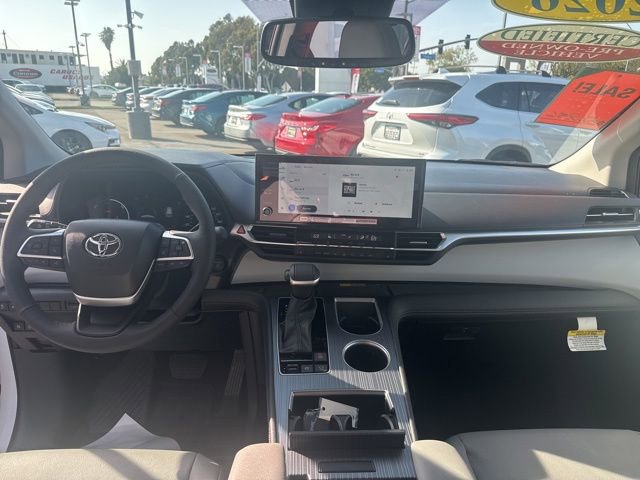 Certified 2026 Toyota Sienna XLE FWD image 23