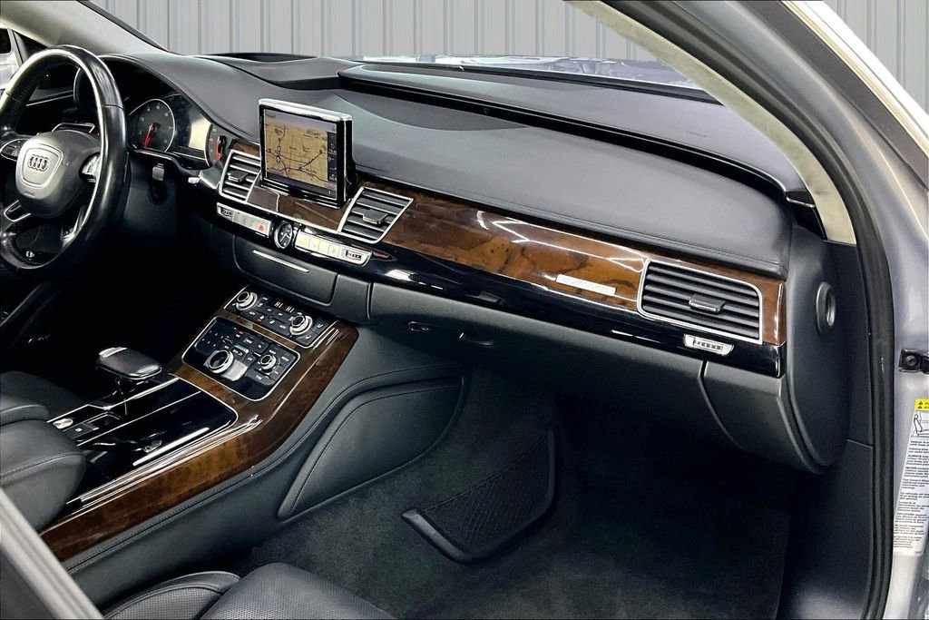 Used 2016 Audi A8 L 4.0T image 28