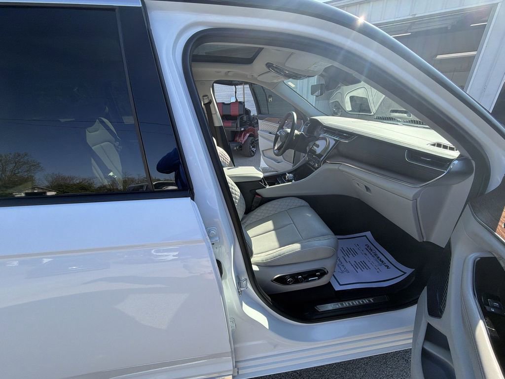 Used 2022 Jeep Grand Cherokee Summit w/ Advanced Protech Group IV image 25