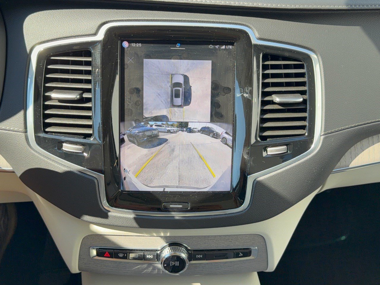 Certified 2025 Volvo XC90 T8 Ultra w/ Protection Package Premier AWD/4WD image 22