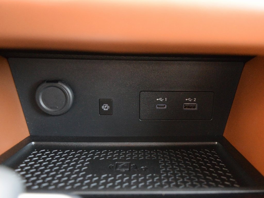 Used 2024 Nissan Pathfinder Platinum image 23