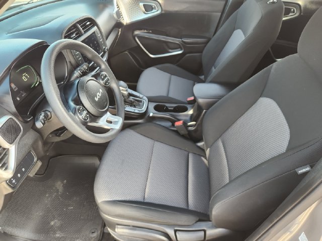 Used 2023 Kia Soul LX FWD image 11