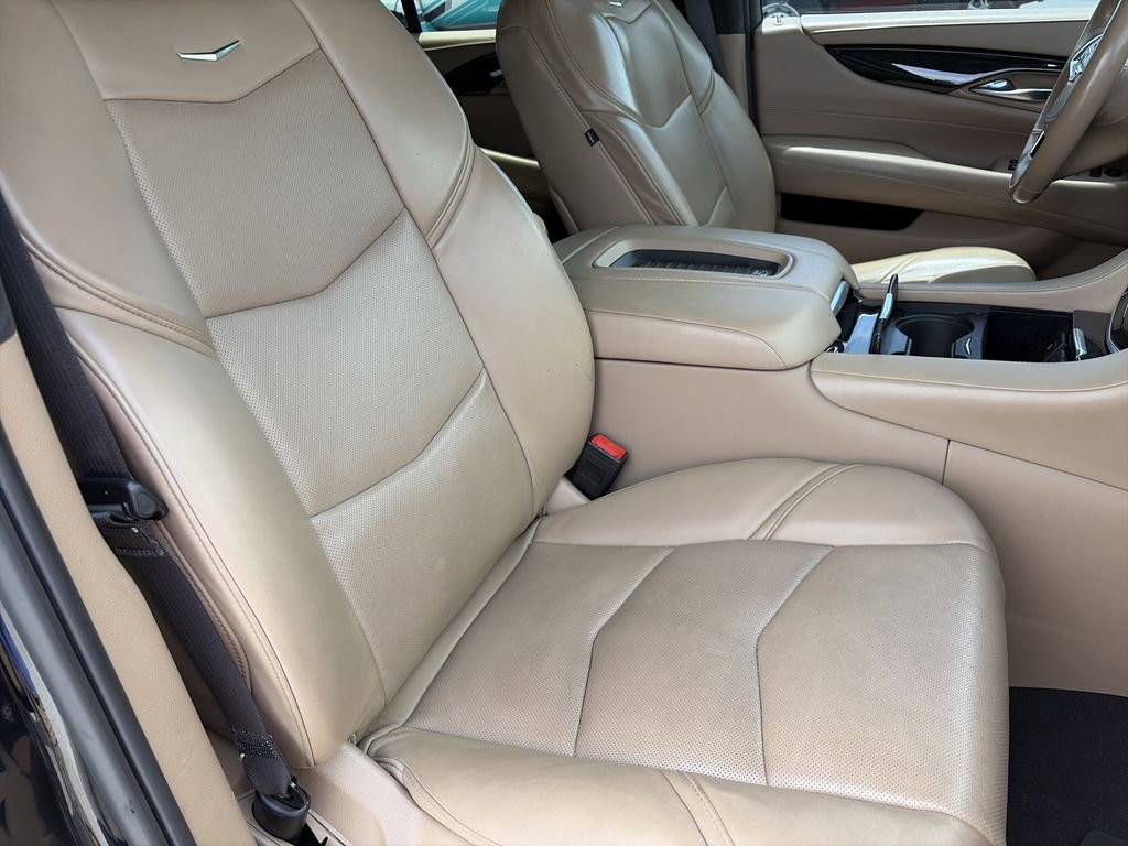 Used 2019 Cadillac Escalade Platinum AWD/4WD image 35