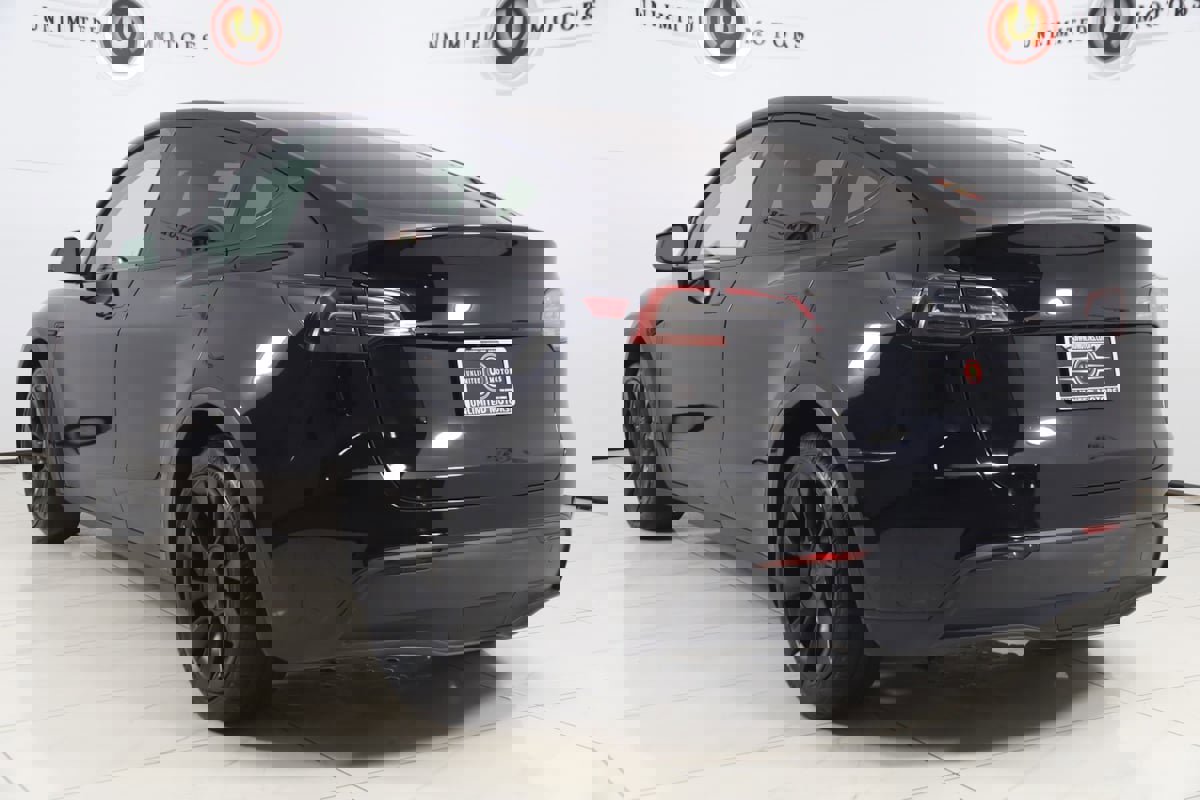 Used 2023 Tesla Model Y Long Range image 4