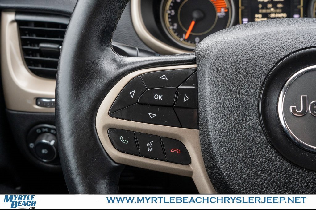 Used 2017 Jeep Cherokee Latitude w/ True North Edition image 27