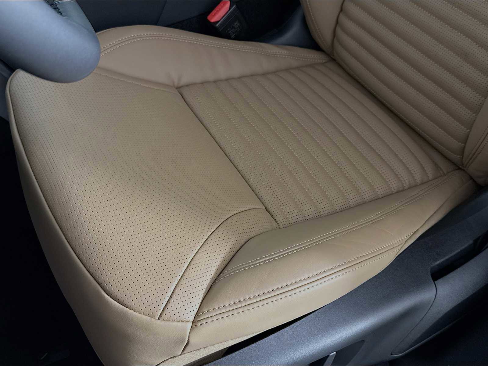 New 2026 Land Rover Discovery Limited Edition image 20