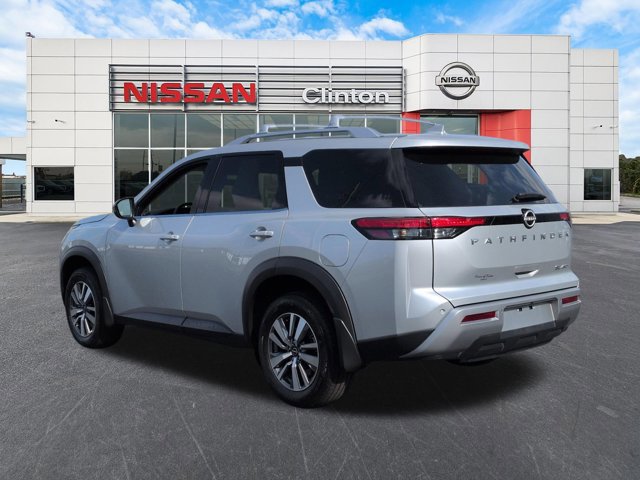 Certified 2025 Nissan Pathfinder SL image 5