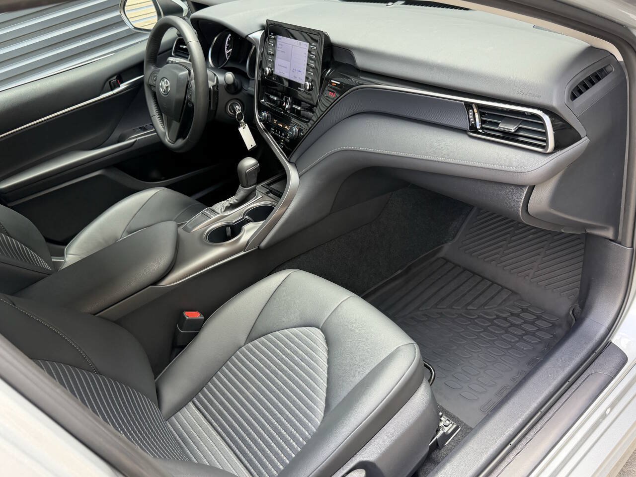 Used 2024 Toyota Camry SE FWD image 21