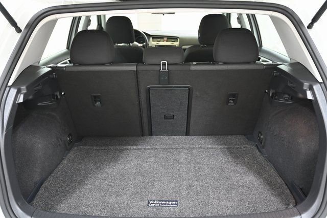 Used 2017 Volkswagen Golf S image 19