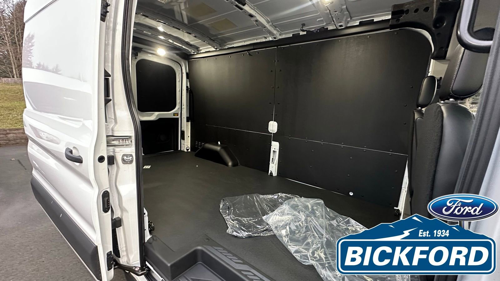 New 2026 Ford Transit 150 148 Medium Roof w/ Load Area Protection Package RWD image 5