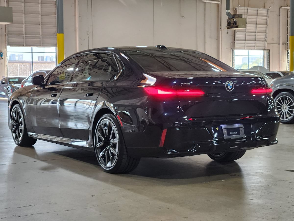 Used 2024 BMW 740i xDrive w/ Executive Package AWD/4WD image 11