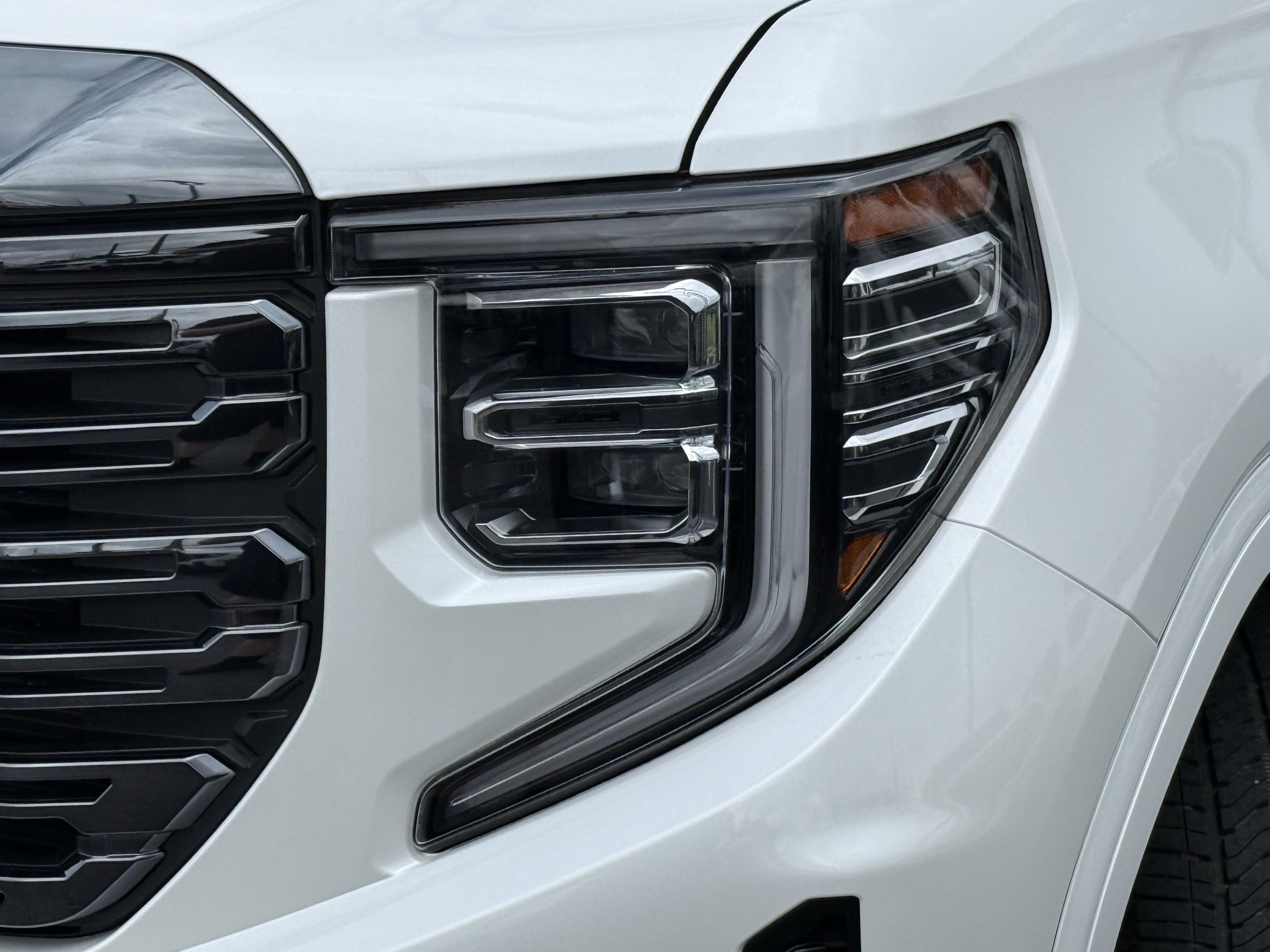 Used 2024 GMC Sierra 1500 Denali Ultimate AWD/4WD image 6