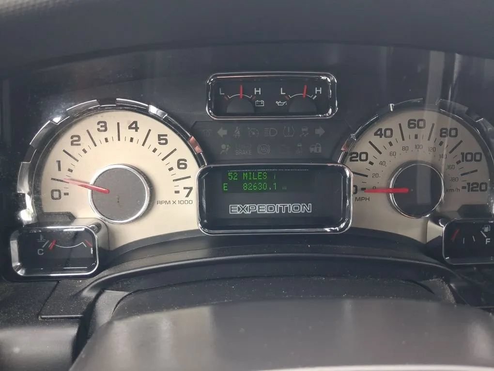 Used 2013 Ford Expedition EL Limited AWD/4WD image 18