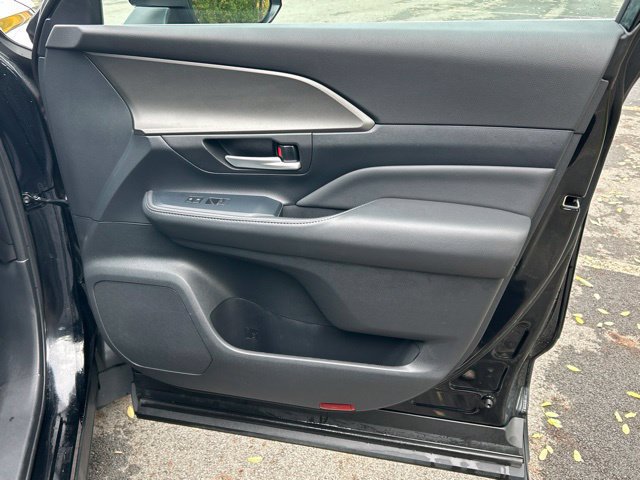 Used 2024 Toyota Grand Highlander AWD image 23