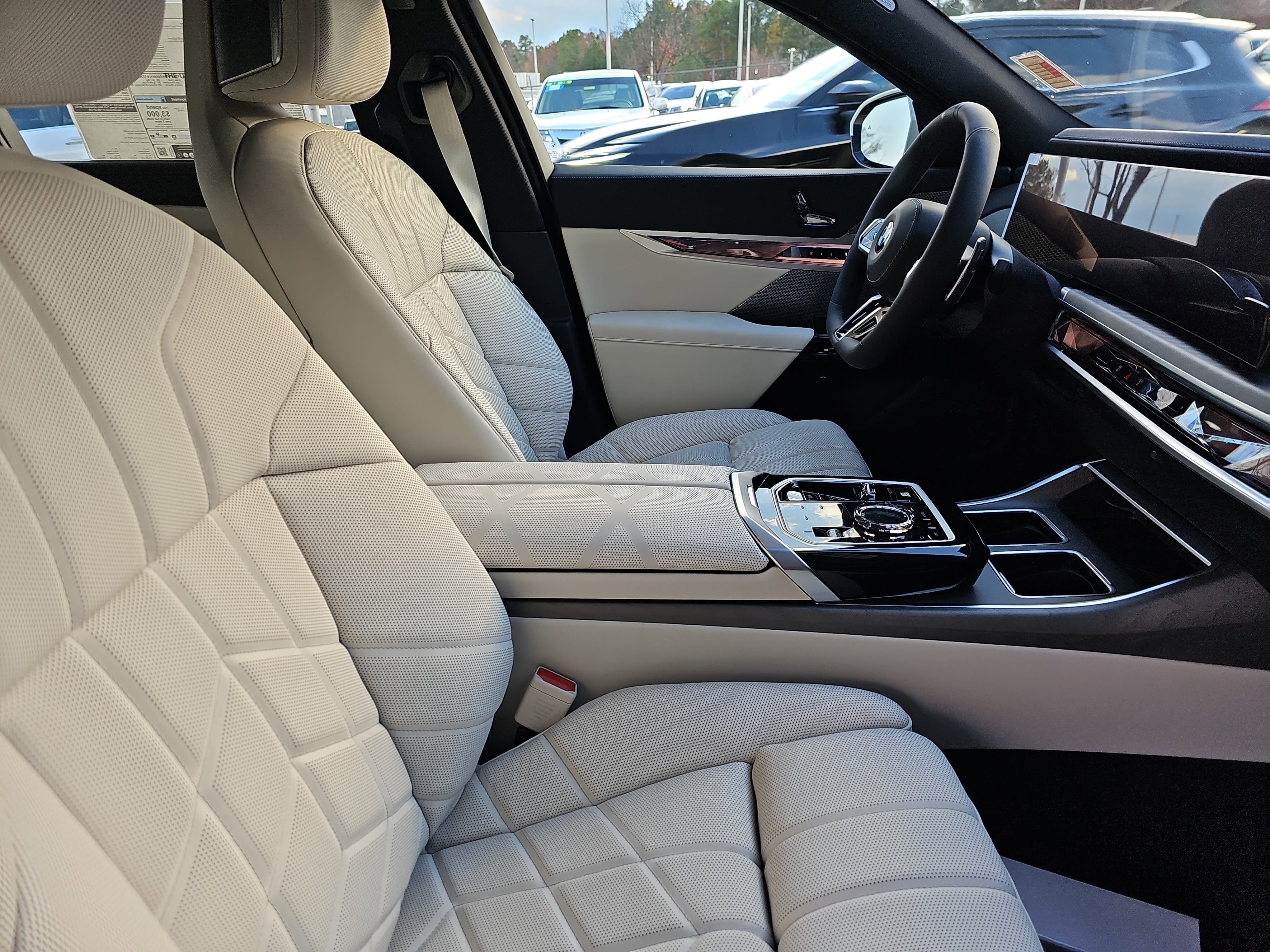 New 2026 BMW 740i xDrive w/ Executive Package image 10