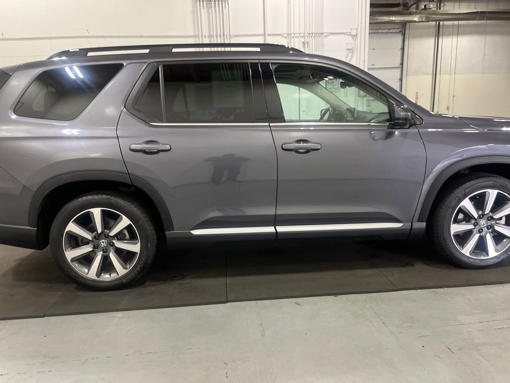Used 2023 Honda Pilot Elite image 11