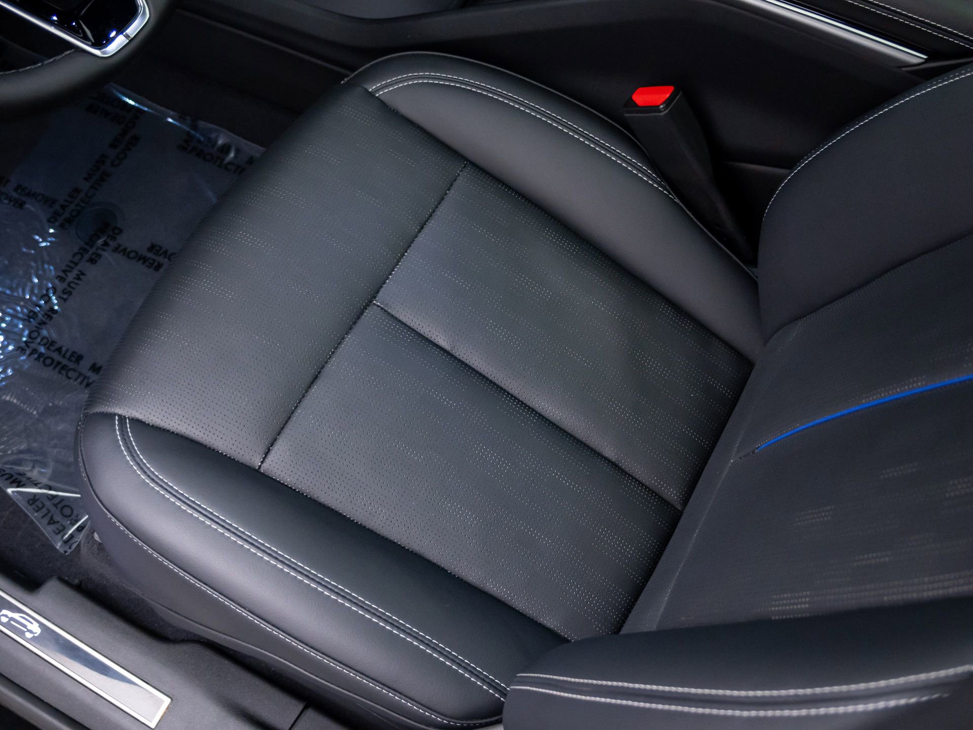 Certified 2025 Cadillac Lyriq Luxury w/ LPO, Floor Liner Package image 18