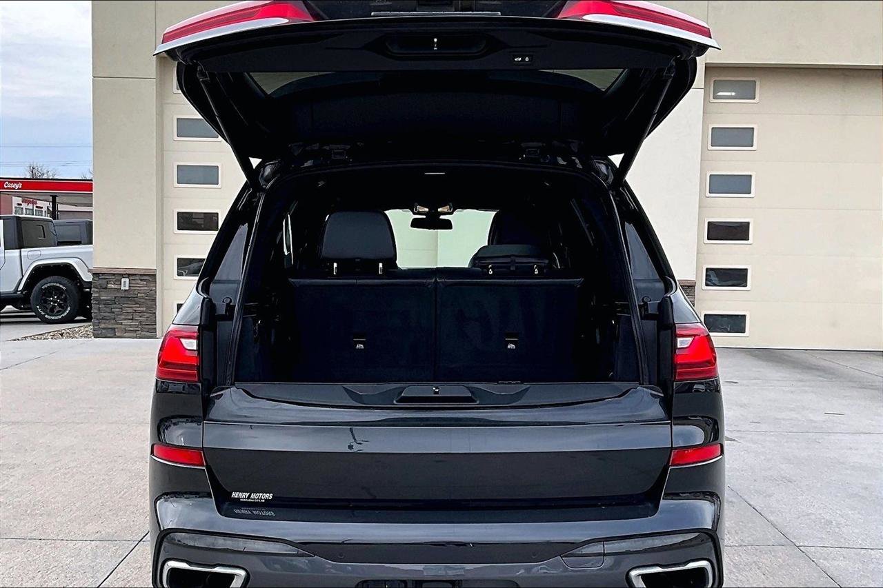 Used 2019 BMW X7 xDrive50i w/ M Sport Package image 37