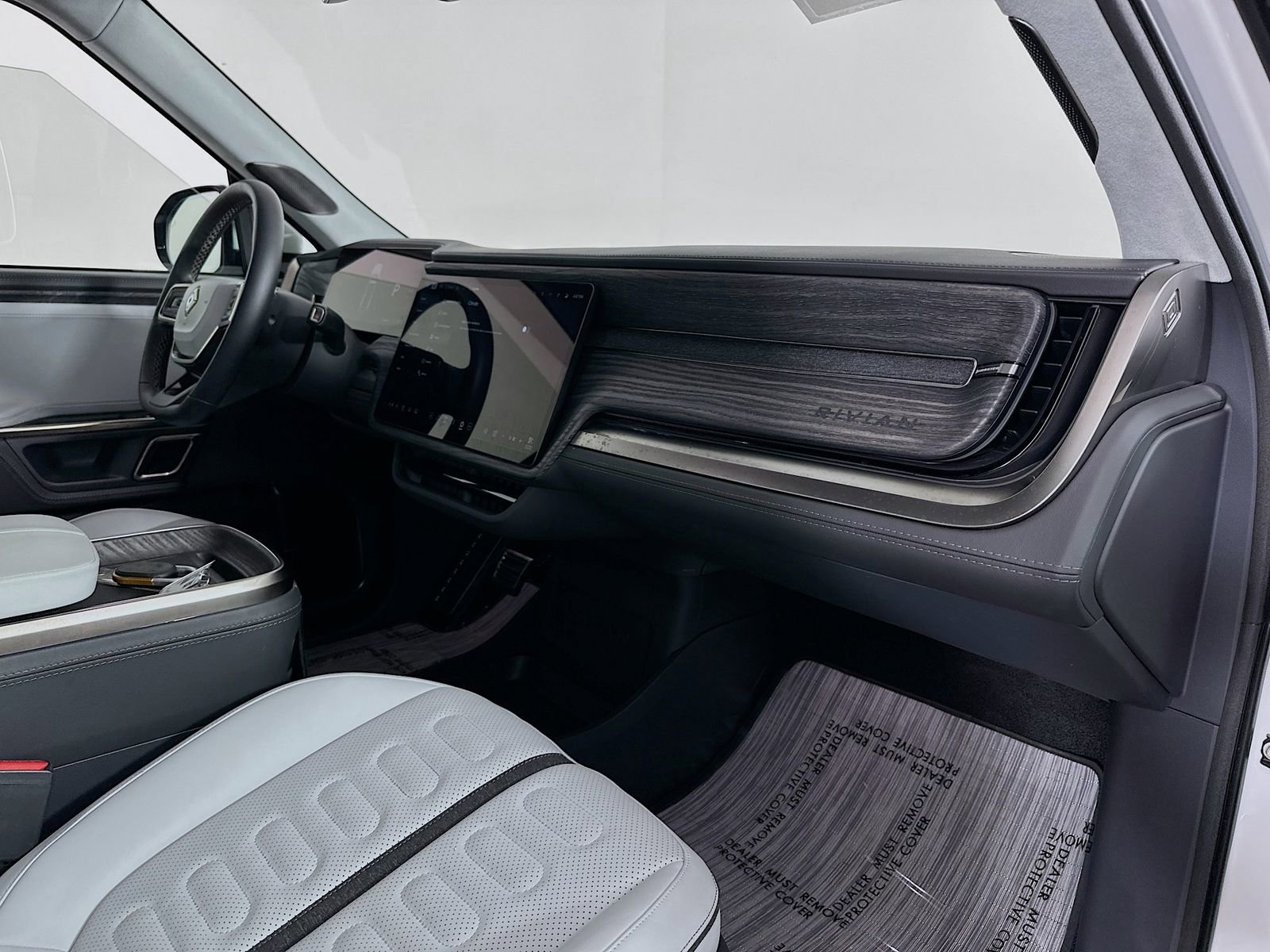 Used 2022 Rivian R1T Adventure AWD/4WD image 29