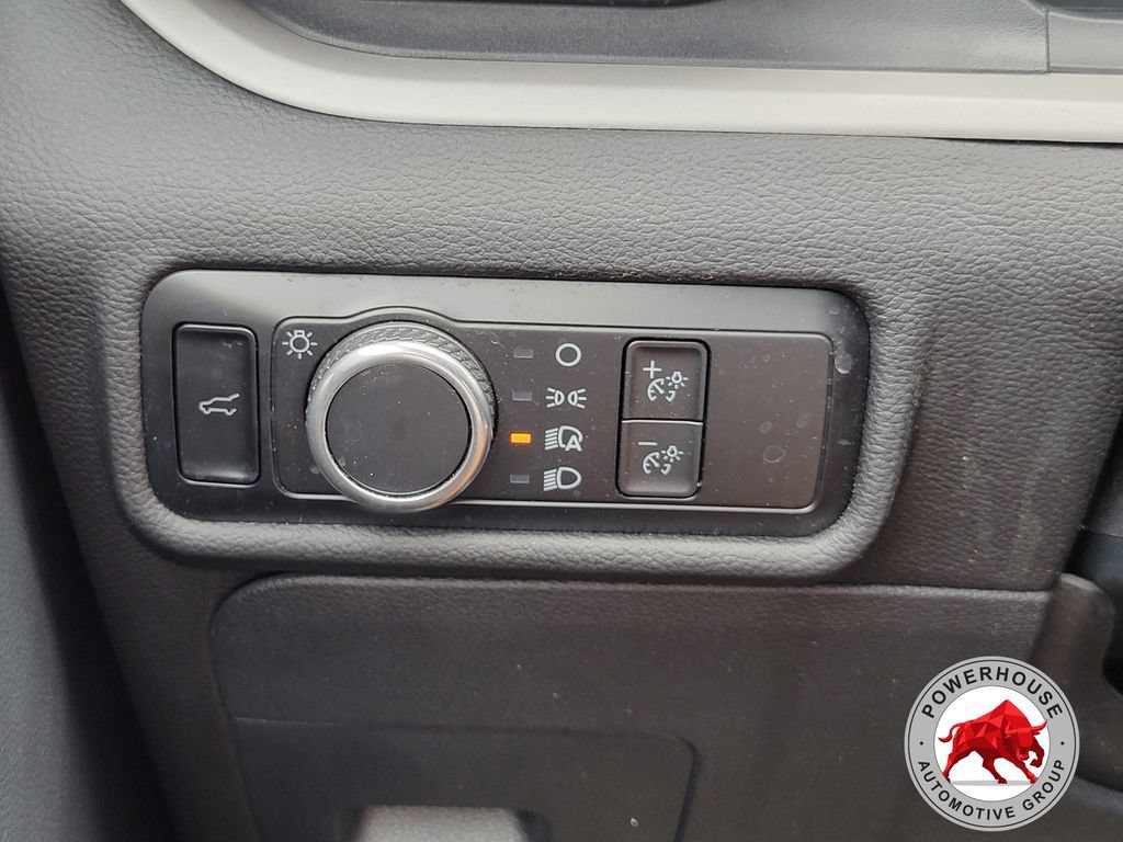 Used 2023 Ford Explorer XLT AWD/4WD image 29