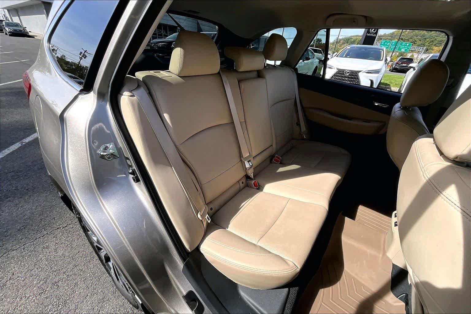 Used 2016 Subaru Outback 2.5i Limited AWD/4WD image 25