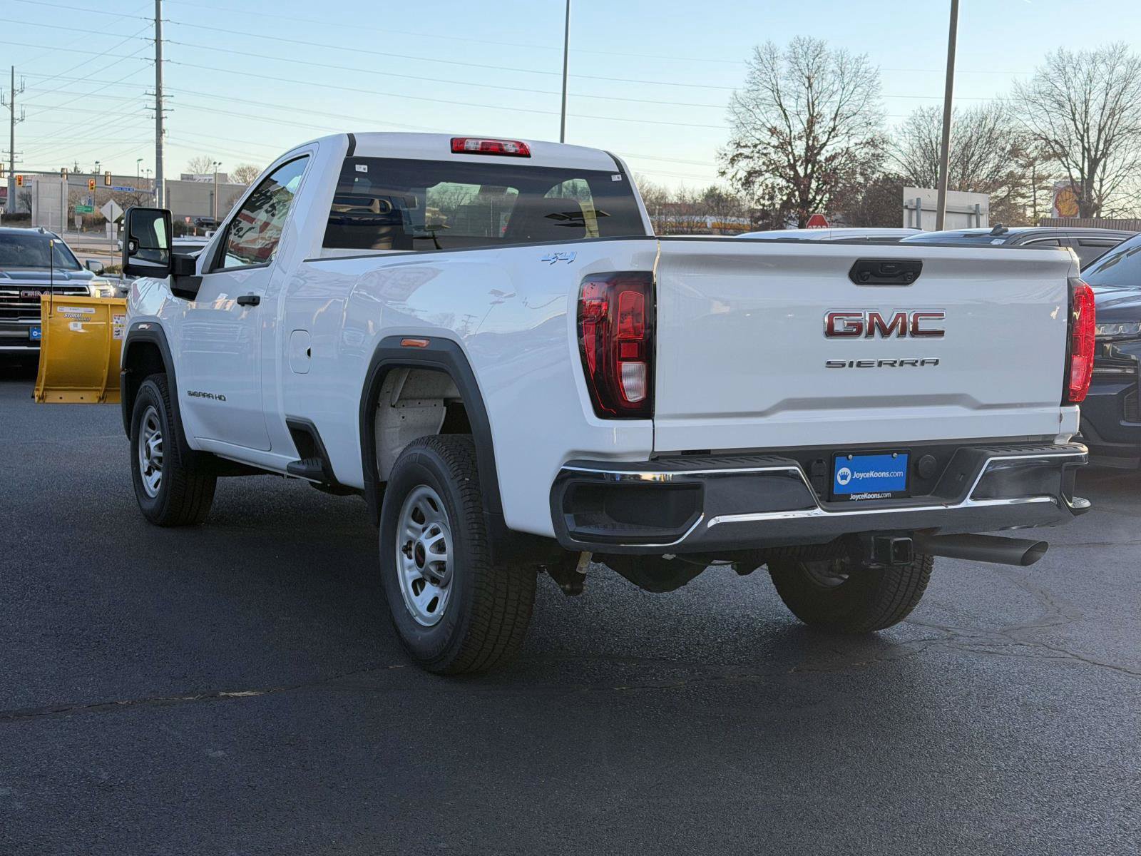 Used 2025 GMC Sierra 2500 Pro AWD/4WD image 3