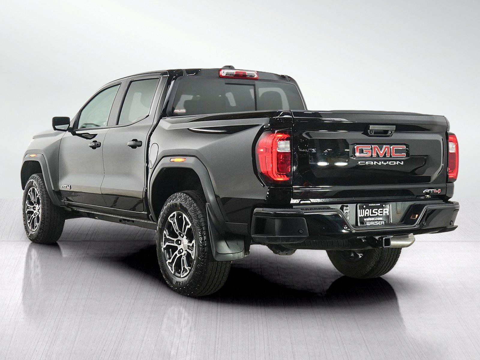 Used 2024 GMC Canyon AT4 w/ Technology Package AWD/4WD image 3
