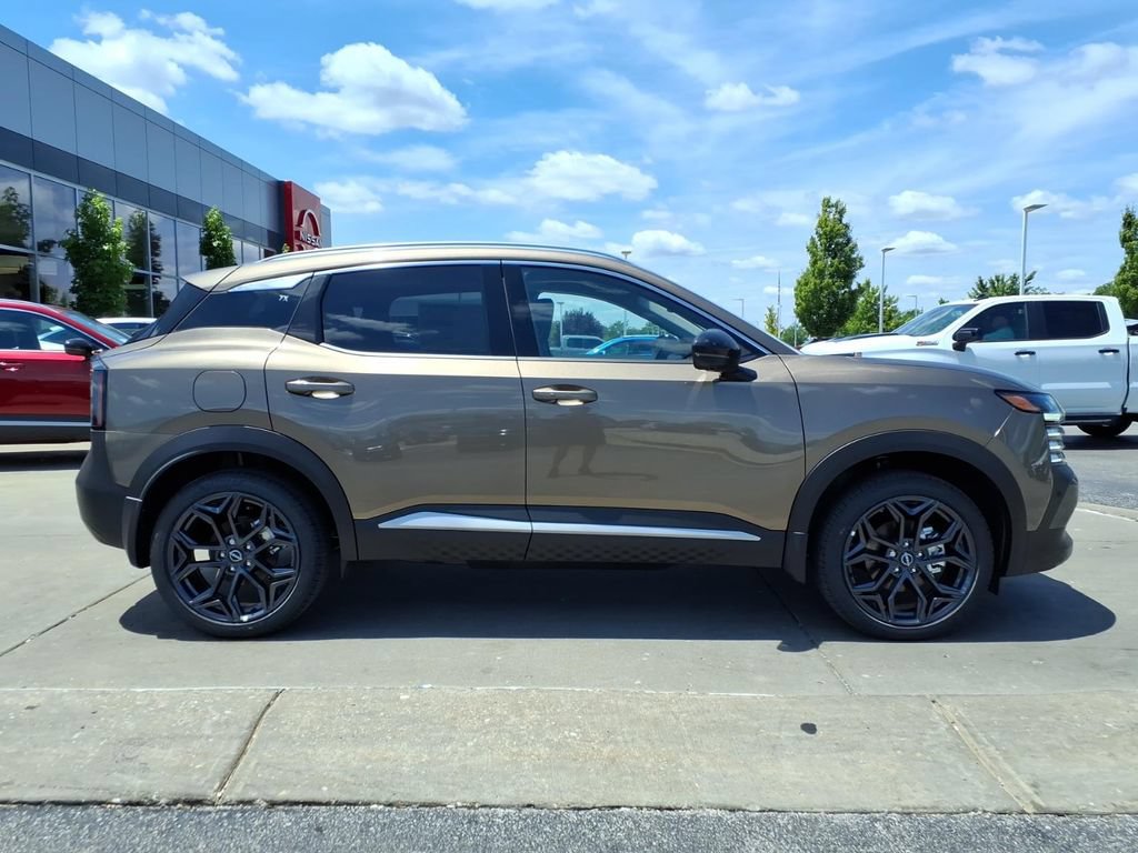 New 2026 Nissan Kicks SR w/ SR Premium Package AWD/4WD image 8