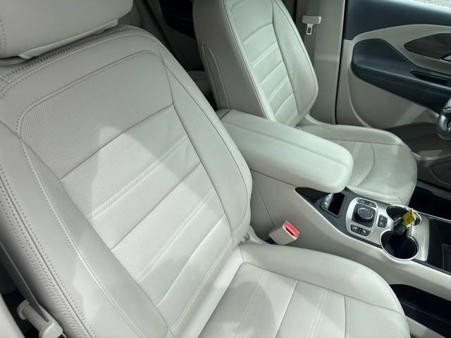 Used 2022 GMC Terrain Denali w/ Denali Premium Package AWD/4WD image 16